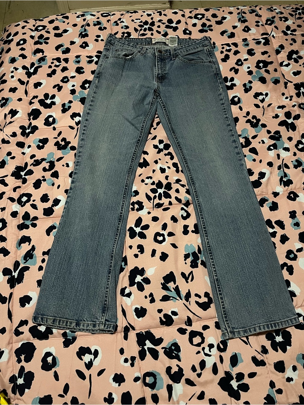 Signature by Levi Strauss Women's Boot Cut Jeans - Grey Wash